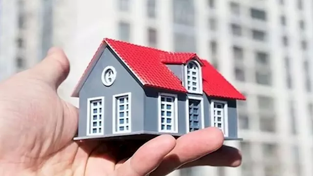بعد تخفيض العتال الأسعار.. هل تبدأ موجة تصحيح سوق العقارات؟